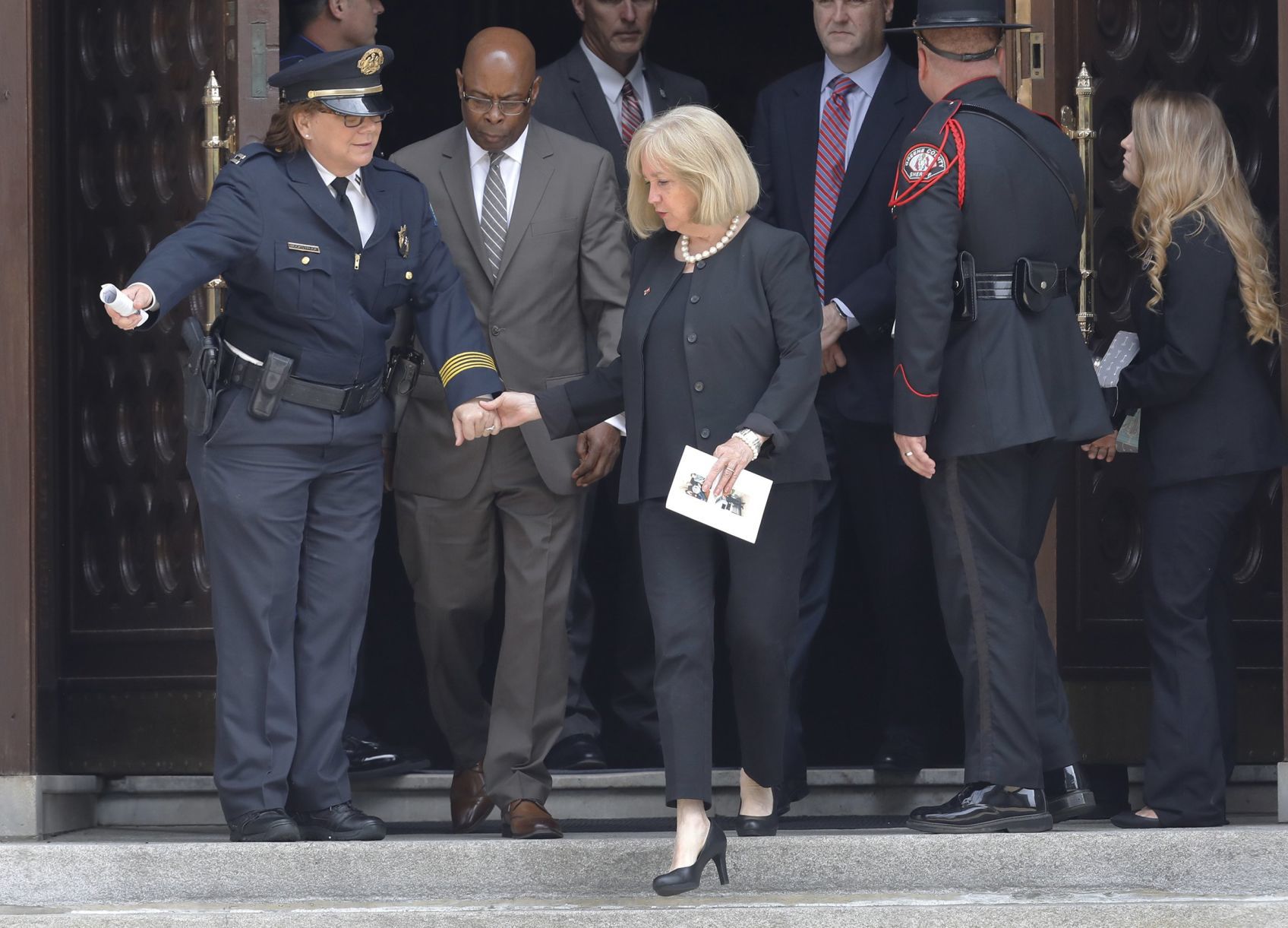 Hundreds of police officers honor Michael Langsdorf